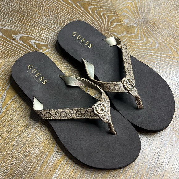 GUESS Brown Logo Thong Sandals 6 - Picture 1 of 8